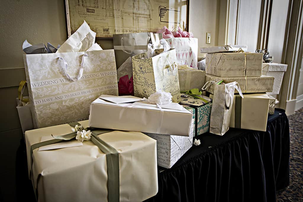 wedding-guest-etiquette