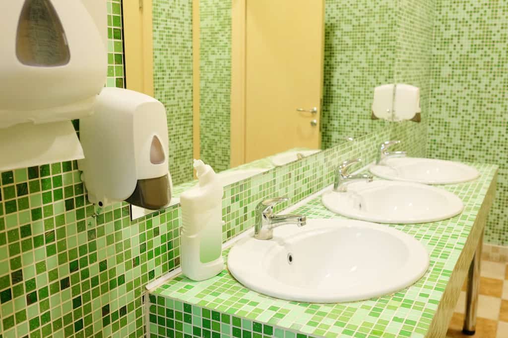 How to Politely Excuse Yourself From a Talkative Person